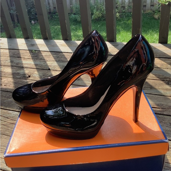 Black Patent Arturo Chiang Stilettos - Picture 4 of 6